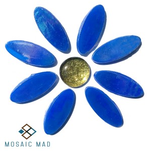 DAISY - BLUE Petals 8 with GOLD GLITTER Centre