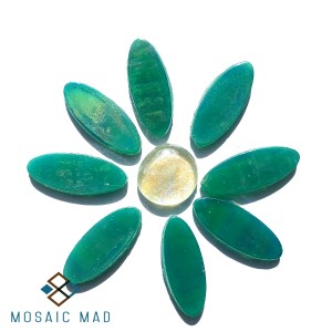 DAISY - GREEN Petals (8) with SATIN PEARL Centre