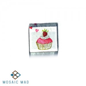 Cupcake with Strawberry Decoupage