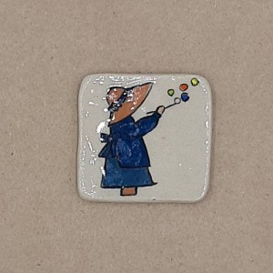 BONNET GIRL : BLOWING BUBBLES