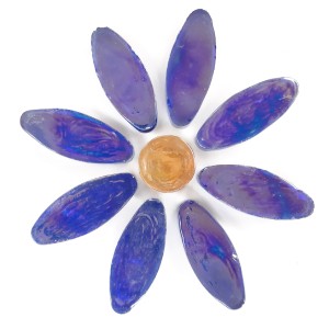 DAISY -  BLUE Petals (8) with AMBER Centre