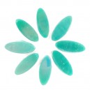 DAISY - GREEN Petals (8) No Centre