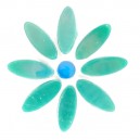 DAISY - GREEN Petals 8 with BLUE Centre